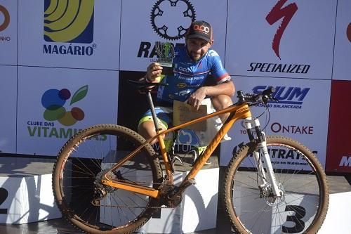 Ciclista de Ribeirão Preto já fez a "trinca" em 2017: venceu em Estrada, Pista e Mountain Bike / Foto: Martinez Comunicação