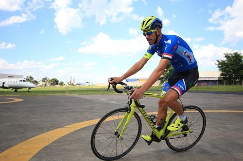 Bicampeão brasileiro pela Equipe de Ciclismo de Ribeirão Preto, atleta recebe honraria nesta quinta-feira (6) / Foto: Martinez Comunicação