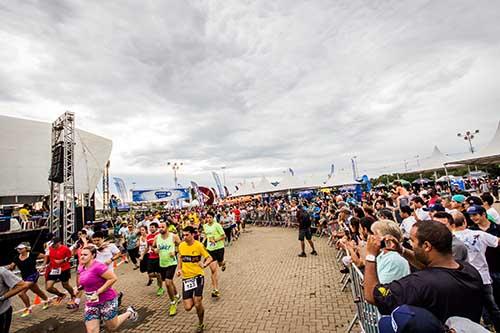 Público acompanha a Pearl iZUMi Run 5k / Foto: Maximiliano Blanco/Shimano