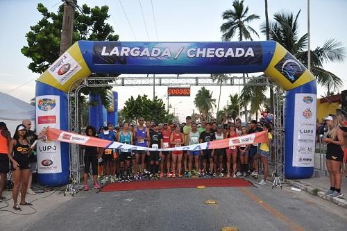 A corrida foi disputada no último sábado (18), na praia da Enseada / Foto: Divulgação A corrida foi disputada no último sábado (18), na praia da Enseada / Foto: Divulgação