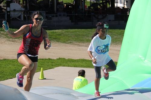 Novidade no Brasil, a Corrida Insana é totalmente voltada para a diversão em família, com 10 infláveis espalhados por um circuito de 5k / Foto: Divulgação Novidade no Brasil, a Corrida Insana é totalmente voltada para a diversão em família, com 10 infláveis espalhados por um circuito de 5k / Foto: Divulgação