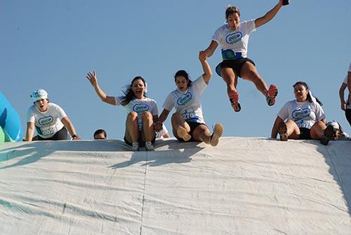 Neste domingo é a vez da capital paranaense ser o palco da disputa de 5km com obstáculos infláveis coloridos e gigantes / Foto: Divulgação Neste domingo é a vez da capital paranaense ser o palco da disputa de 5km com obstáculos infláveis coloridos e gigantes / Foto: Divulgação