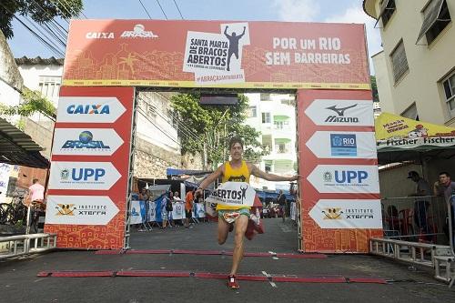 Localizada na Zona Sul do Rio de Janeiro, Comunidade do Santa Marta fechou com chave de ouro o ano de 2016 do Projeto De Braços Abertos. Edição marcou a vigésima corrida do projeto em sua história, que teve começo em 2012 / Foto: Thiago Diz Localizada na Zona Sul do Rio de Janeiro, Comunidade do Santa Marta fechou com chave de ouro o ano de 2016 do Projeto De Braços Abertos. Edição marcou a vigésima corrida do projeto em sua história, que teve começo em 2012 / Foto: Thiago Diz