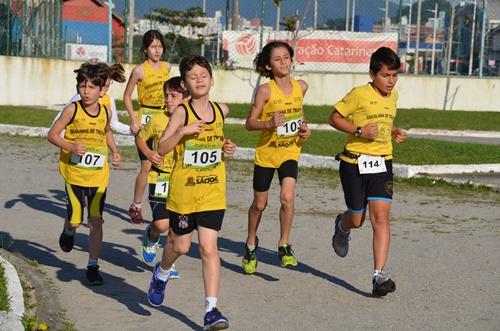 Jovens de 7 a 13 anos, como os da Escolinha de São José. participam do Powerman Kids no sábado na maior série de Duathlon do mundo /Foto: Ketry Cristina Coelho