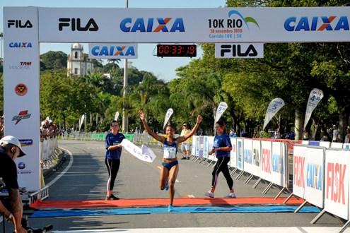 Cruz Nonata da Silva, da BM&FBOVESPA, fez a festa brasileira e conquistou o título da 10K Rio - Corrida Pan-Americana / Foto: Léo Shibuya / ZDL