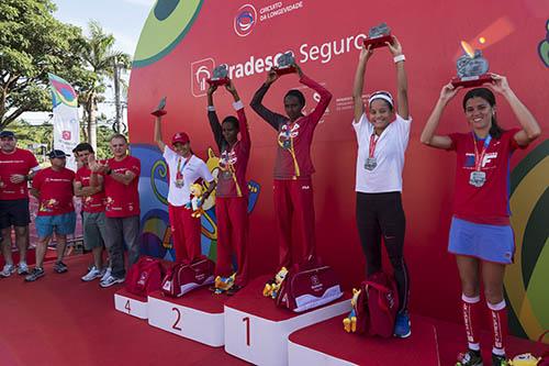 Dickson Kimeli Cheruiyot e Gladys Kemboi são os vencedores da 13ª etapa do Circuito da Longevidade, penúltima da temporada de 2015 / Foto: Elderth Theza Dickson Kimeli Cheruiyot e Gladys Kemboi são os vencedores da 13ª etapa do Circuito da Longevidade, penúltima da temporada de 2015 / Foto: Elderth Theza