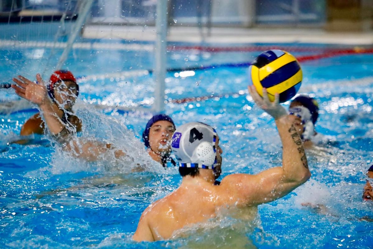 Pinheiros vence no feminino e perde nos pênaltis no masculino