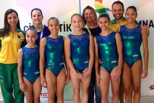 Ginástica Artística Feminina após o treino de pódio / Foto: Divulgação