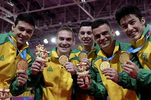 Arthur Zanetti e Brasil: ouro por equipe  / Foto: Alexandre Loureiro/COB