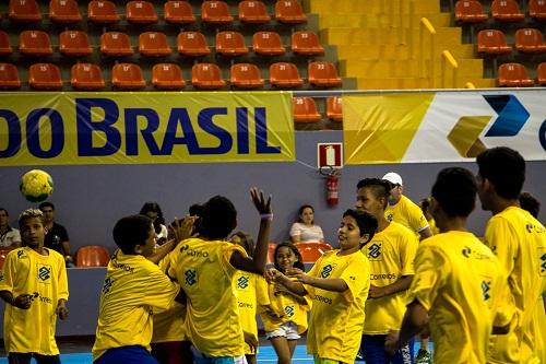 Ação contou com a participação da comissão técnica da Seleção Feminina, que está na capital paraense para a disputa do II Torneio Quatro Nações / Foto: Divulgação/Photo&Grafia