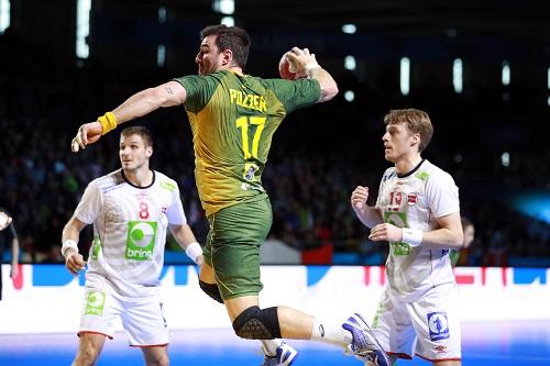 Equipe sentiu a ausência do capitão Thiagus Petrus na defesa e não conseguiu segurar o ataque nórdico / Foto: S Pillaud/France Handball 2017