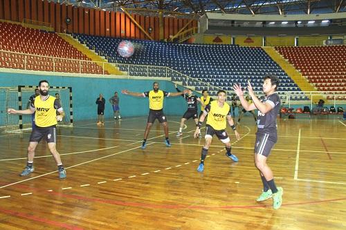 O elenco treina hoje e amanhã, às 16 horas / Foto: Divulgação