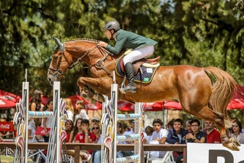Os campeões americanos Filipe e Vancouver de la Vaux em salto perfeito / Foto: Luis Ruas