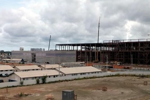 À direita, a estrutura do Centro de Transmissão, no Parque Olímpico / Foto: Gustavo Cunha / Brasil 2016