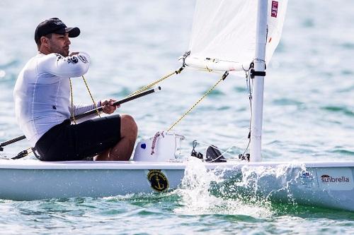Duas vitórias e um segundo lugar marcaram o início da participação do velejador em competição que define a Equipe Brasileira de Vela / Foto: Pedro Martinez e Jesus Renedo/Sailing Energy/World Sailing Duas vitórias e um segundo lugar marcaram o início da participação do velejador em competição que define a Equipe Brasileira de Vela / Foto: Pedro Martinez e Jesus Renedo/Sailing Energy/World Sailing