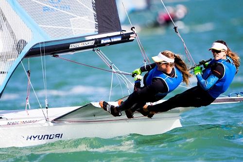 Velejadoras tem apenas dois pontos perdidos / Foto: Pedro Martinez/Sailing Energy Velejadoras tem apenas dois pontos perdidos / Foto: Pedro Martinez/Sailing Energy