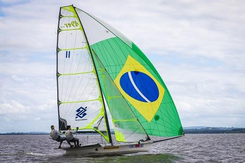 Com três segundos lugares nas regatas desta quarta-feira (7), bicampeão olímpico segue em busca de evolução dentro da nova classe no iatismo, a 49er / Foto: Gustavo Roth/ @AgenciaPreview/Divulgação Com três segundos lugares nas regatas desta quarta-feira (7), bicampeão olímpico segue em busca de evolução dentro da nova classe no iatismo, a 49er / Foto: Gustavo Roth/ @AgenciaPreview/Divulgação