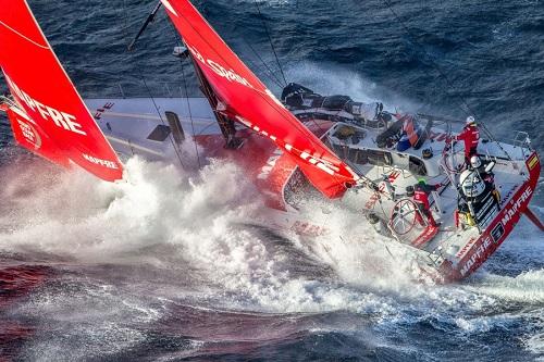 O barco espanhol, que leva o nome de uma empresa de seguros global, é o terceiro time confirmado para a regata, que começa em outubro deste ano / Foto: Ainhoa Sanchez / Volvo Ocean Race O barco espanhol, que leva o nome de uma empresa de seguros global, é o terceiro time confirmado para a regata, que começa em outubro deste ano / Foto: Ainhoa Sanchez / Volvo Ocean Race