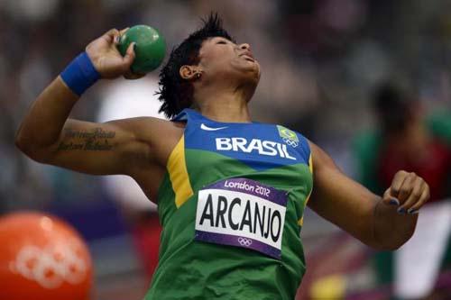Em sua primeira participação olímpica, Geisa Arcanjo termina em oitavo lugar no arremesso do peso/ Foto: Adrian Dennis