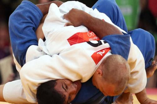 Judoca Luciano Corrêa perde para o holandês que o derrotou em Pequim e é eliminado em Londres/ Foto: Alaor Filho/AGIF/COB
