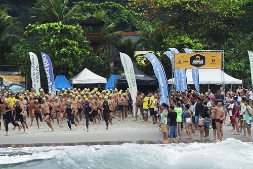 Cerca de 500 nadadores estão inscritos no Travessias e Desafios AQUAMAN, desafio inédito que irá percorrer as Ilhas da Cocanha e do Tamanduá / Foto: Matheus Zica