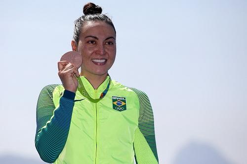 Primeira mulher da natação brasileira a conquistar uma medalha nos Jogos Olímpicos vai competir ao lado de Allan do Carmo / Foto: Satiro Sodré/SSPress