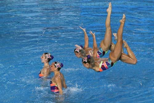 O conjunto brasileiro de nado sincronizado terminou em terceiro no primeiro dia da disputa de equipes de nado sincronizado / Foto: Satiro Sodré/AGIF
