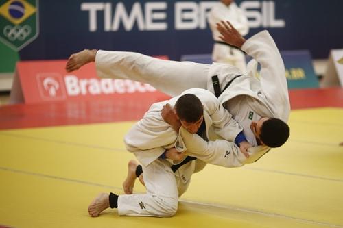 Os 14 judocas da delegação fizeram uma preparação específica para atingir o objetivo na competição / Foto: Roberto Castro / ME