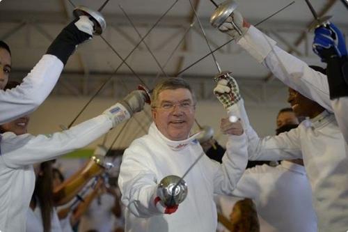 Thomas Bach, durante visita ao Rio em março / Foto: Rio 2016 / Alexandre Loureiro)