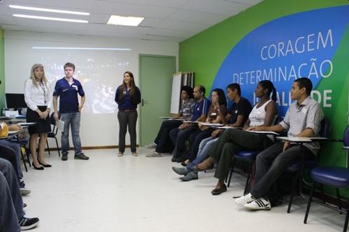 Selecionadores conduzem entrevistas no Centro de Formação de Voluntários do Rio de Janeiro / Foto: Rio 2016 / Mariana Castelo