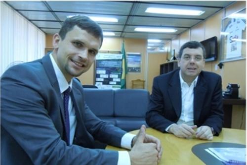 Viktor Dolista e Ricardo Leyser (D) conversaram sobre ações de intercâmbio entre os dois países / Foto: Divulgação
