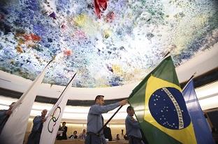 Tour da tocha passa pela sede da ONU em Genebra, na Suíça / Foto: Roberto Castro/Brasil2016.gov.br/ME