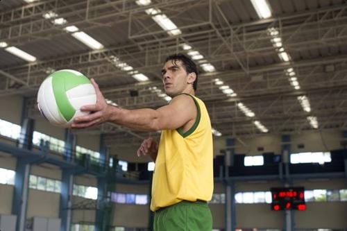 Aposentado do voleibol desde agosto, Giba aproveitou as gravações da campanha Herói dos seus Heróis para matar a saudade do seu esporte favorito / Foto: Alexandre Loureiro / Rio 2016