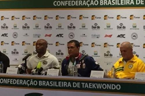 Anderson Silva, quando anunciou que tentaria vaga para a Rio 2016 / Foto: Guilherme Costa