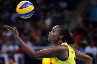 Fabiana, da seleção brasileira de voleibol, será uma das primeiras condutoras da tocha no Brasil / Foto: Getty Images