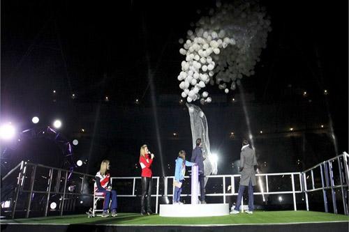 Os cinco anfitriões na abertura oficial do Estádio Olímpico / Foto: LOCOG