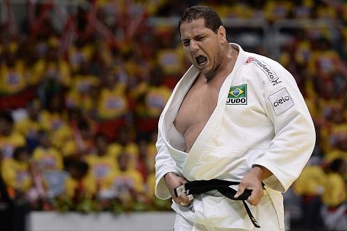 Medalhista em Londres 2012, gigante derrotou uzbeque e garantiu mais um pódio para o Brasil / Foto: Buda Mendes/Getty Images