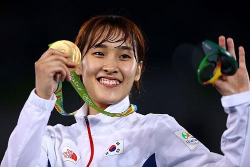 Coreana Sohui Kim levou a melhor na categoria até 49kg, enquanto chinês Shuai Zhao venceu na até 58kg / Foto: Ryan Pierse/Getty Images