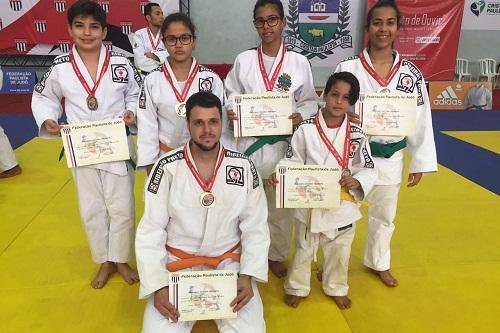No total, foram 16 medalhas conquistadas e todos qualificados para a Fase Inter-Regional / Foto: Martinez Comunicação
