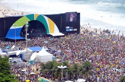 Milhares de pessoas assistiram ao anúncio do Rio de Janeiro como cidade-sede  / Foto:  Agência gingafotos/Publius Vergilius/RIO2016 