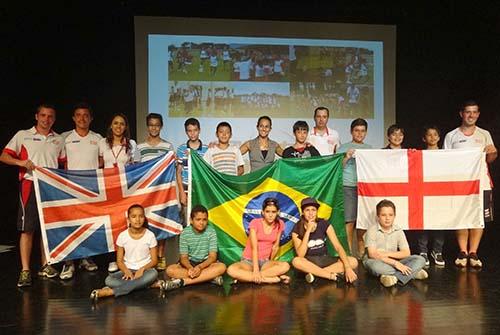 Grupo que viaja para Londres / Foto: British Council/Divulgação Grupo que viaja para Londres / Foto: British Council/Divulgação