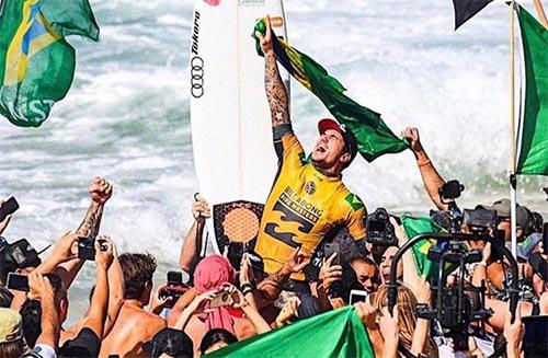 Gabriel Medina leva Pipe Masters e o bi mundial de surfe / Foto: Divulgação