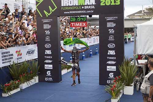 No último dia 26 de maio, mais precisamente às 23 horas 59 minutos e 59 segundos acabou oficialmente o Ironman Brasil 2013 / Foto: Linkphoto.com