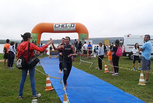 Atleta saindo da primeira parte da prova de Triathlon Olímpico (natação) /Foto: Esporte Alternativo