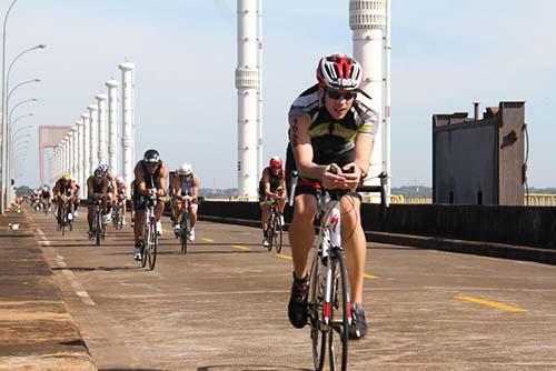 Itaipu Ironman 70.3 Brasil Paraguay 2015 / Foto:  Fábio Falconi/Latin Sports