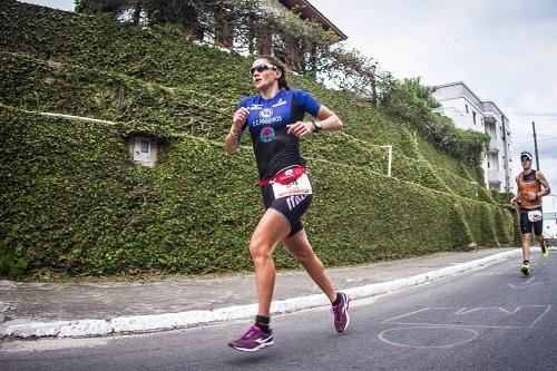 Destaque do triathlon brasileiro, atleta patrocinada pela Mizuno destaca preparação e vê adversários de peso na etapa do próximo domingo (29) / Foto: Tri Sport