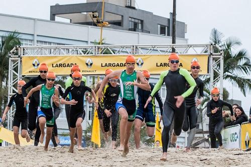 Campeonato Brasileiro de Triathlon Infantil e Infanto-Juvenil agita a praia de Caiobá no dia 13 de novembro / Foto: Rafael Dalalana