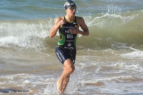 Triatleta atravessa um excelente momento e é uma das atrações da abertura, em Peruíbe / Foto: CBTri