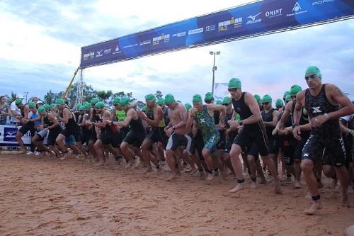 IRONMAN 70.3 Alagoas será no dia 6, na Praia de Pajuçara, com cerca de mil atletas de 12 países / Foto: Fábio Falconi/Unlimited Sports IRONMAN 70.3 Alagoas será no dia 6, na Praia de Pajuçara, com cerca de mil atletas de 12 países / Foto: Fábio Falconi/Unlimited Sports
