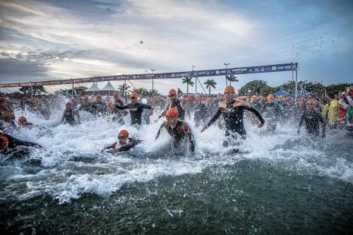 Ironman: Triattletas colorem as ruas de Jurerê Internacional / Foto: Gabriel Heusi / Latin Sports